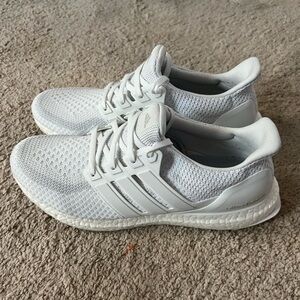 UltraBoost 2.0 Triple White